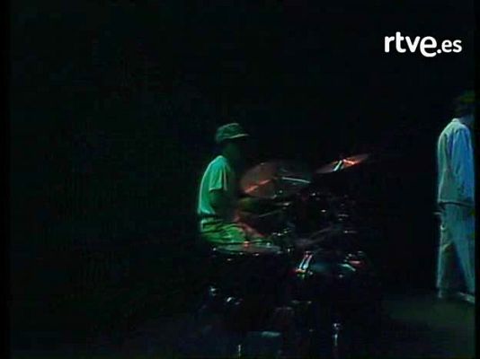 La bola de cristal - Nacha Pop 'Vístete'