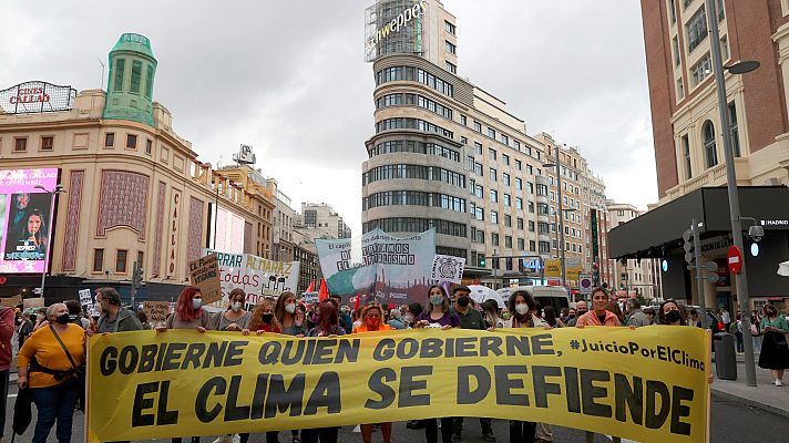 Telediario 2 - Miles de ecologistas se manifiestan para exigir que el Gobierno tome medidas ante la crisis climática