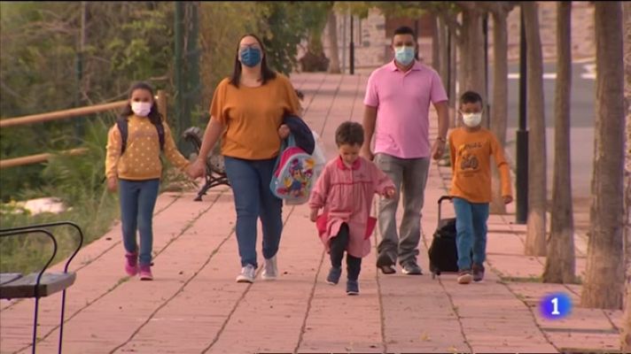 L'informatiu - Comunitat Valenciana - La escuela de Argelita reabre 47 años después