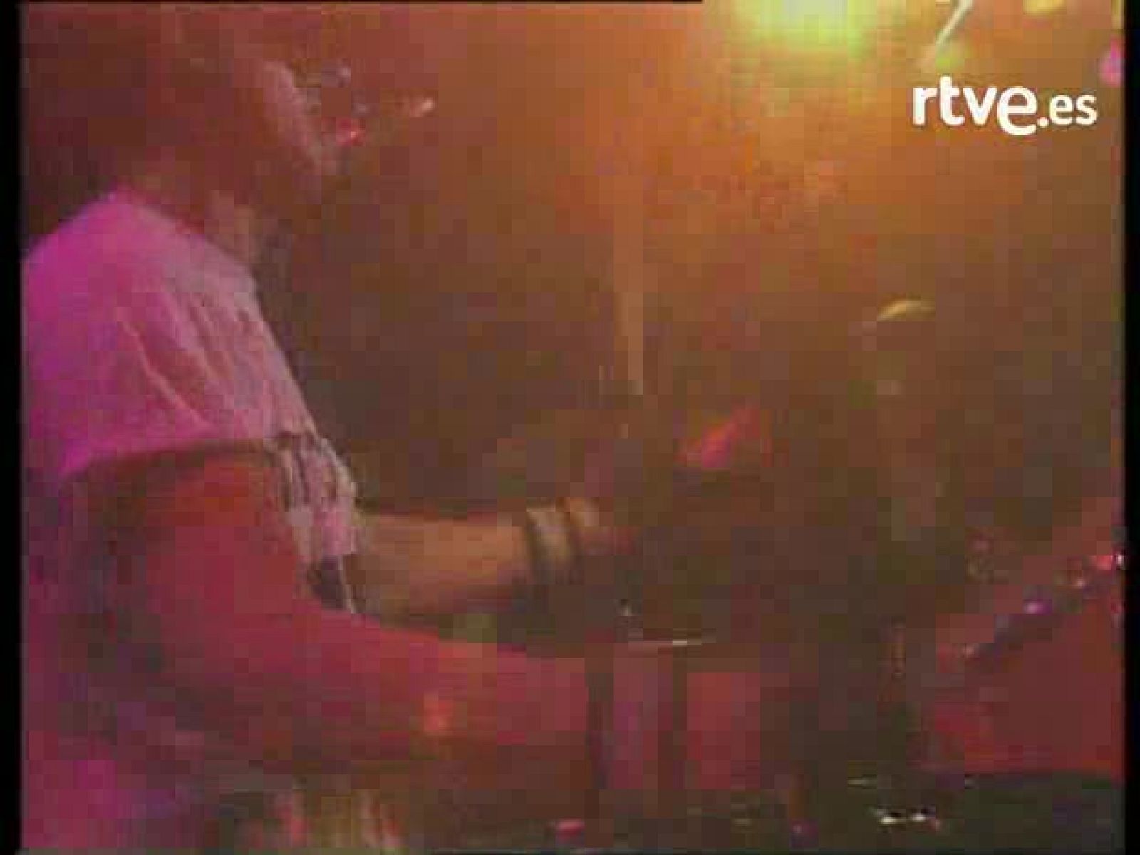 Bola de cristal - Acordes en espiral: Siniestro Total 'Miña terra galega' | Ver