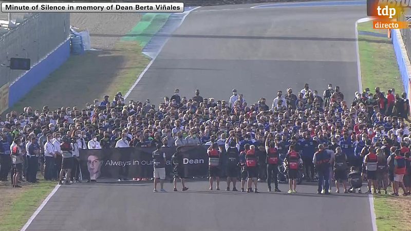 Minuto de silencio en Superbike en honor a Dean Berta Vi�ales | Ver