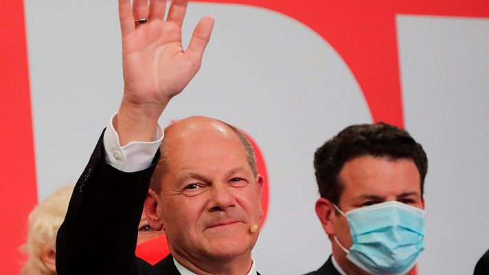 Telediario 1 - Las elecciones alemanas dan la victoria al candidato socialdemócrata, aunque con un margen muy estrecho sobre los conservadores