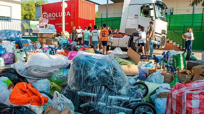 Telediario 1 - Las muestras de solidaridad recorren La Palma ante la devastación causada por el volcán Cumbre Vieja