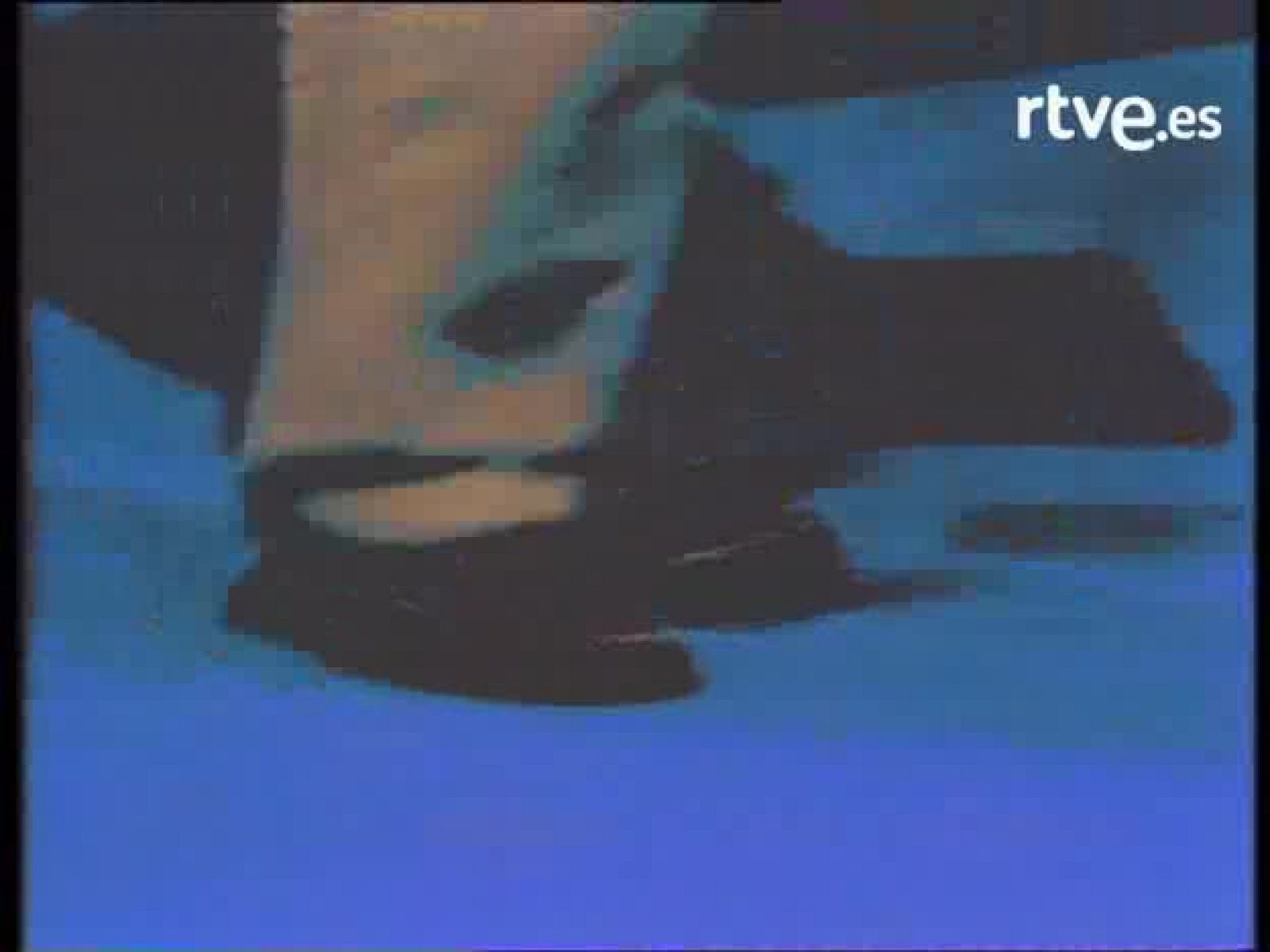 Bola de cristal - Acordes en espiral: Aviador DRO 'La única solución es la venganza' | Ver