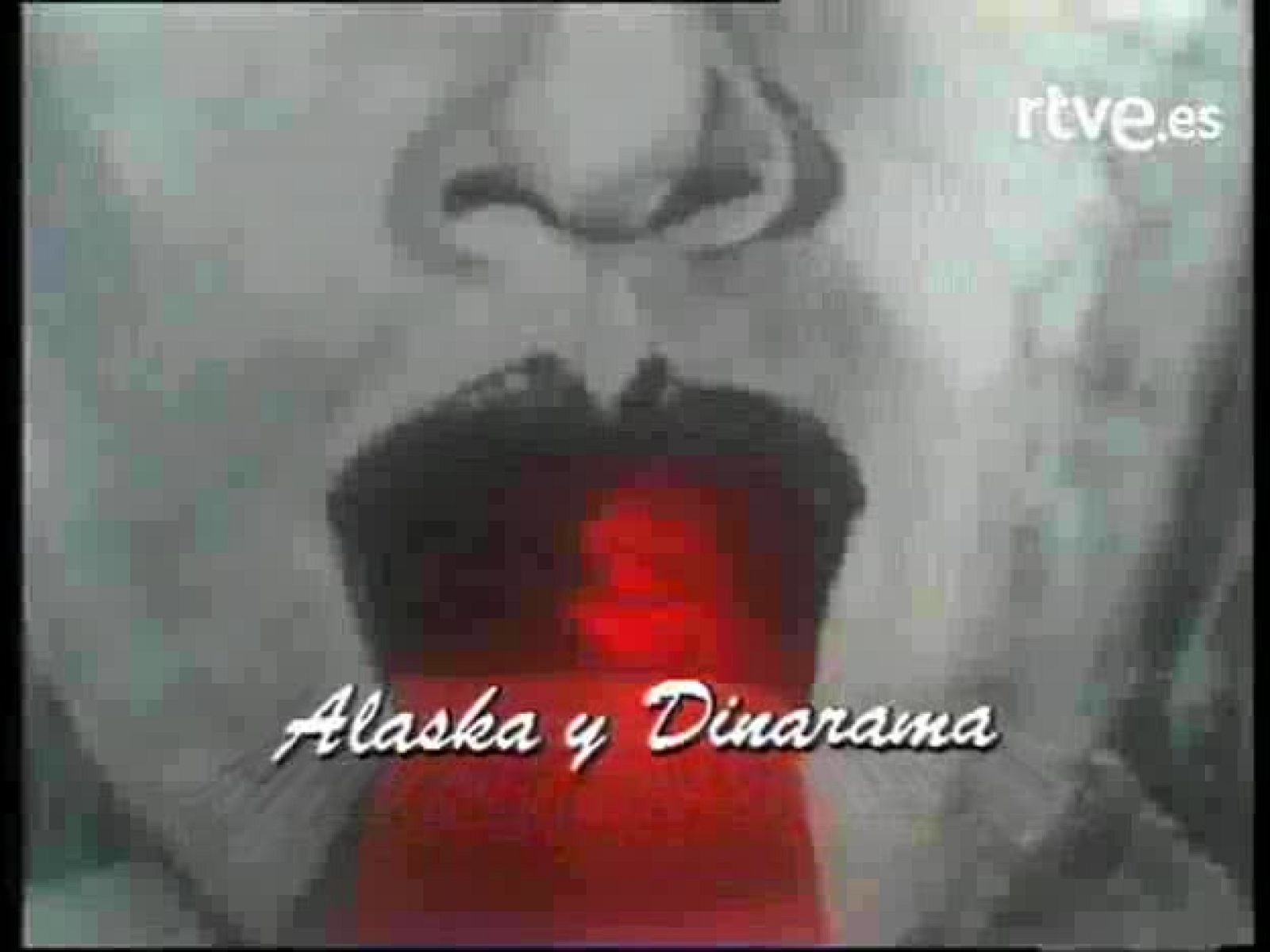 Bola de cristal - Acordes en espiral: Alaska y Dinarama 'La funcionaria asesina' | Ver