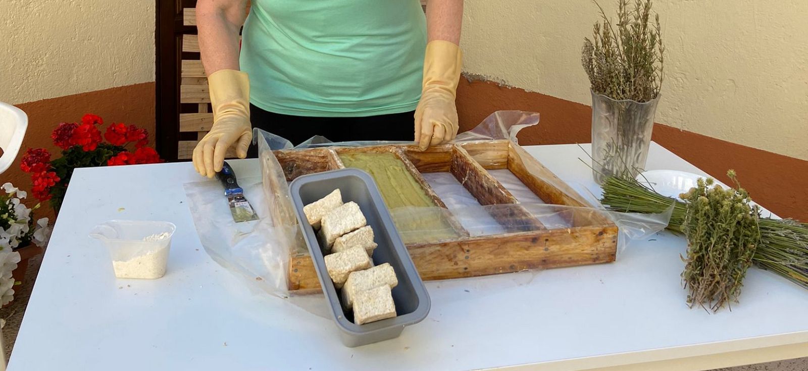 Aquí la Tierra - Aprendemos a hacer jabones ecológicos y naturales