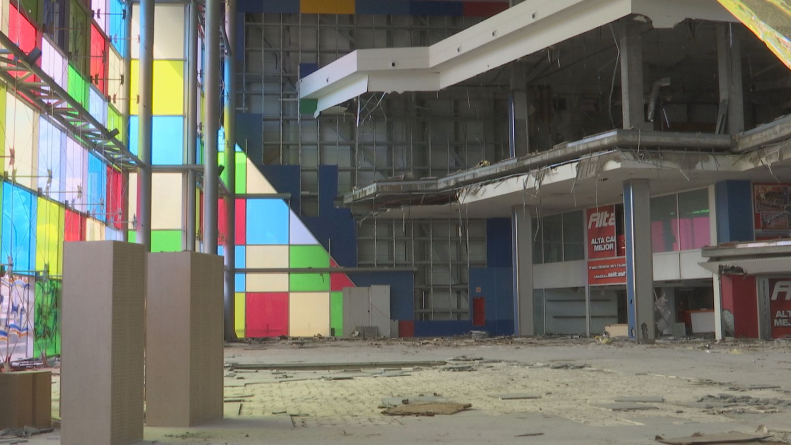 Centros comerciais e comercio local, o caso da Coruña - Telexornal - Galicia | Ver