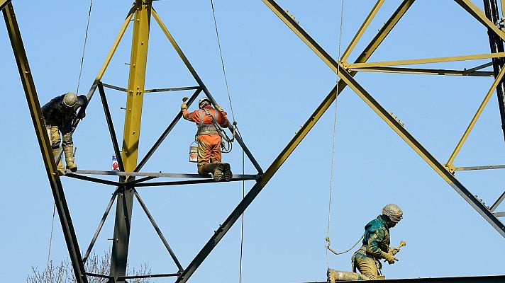 Telediario 1 - El aumento del precio del gas causa el cierre de otras tres empresas eléctricas en Reino Unido