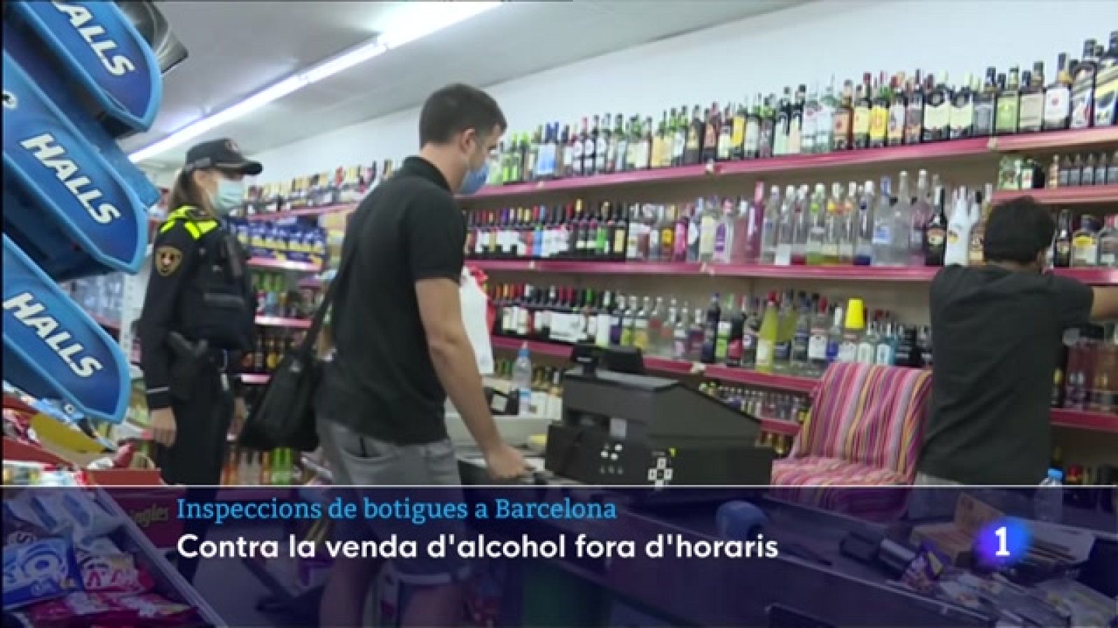La Guàrdia Urbana de Barcelona intensifica les inspeccions a les botigues nocturnes per evitar que venguin alcohol