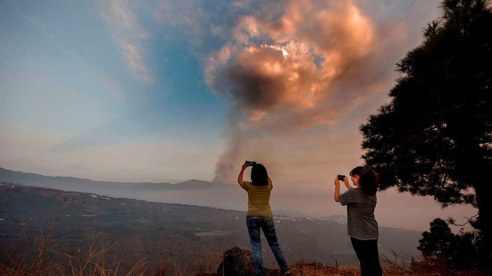 Informativo 24h - Confinan varios nucleos de población de Los Llanos y El Paso al empeorar la calidad del aire
