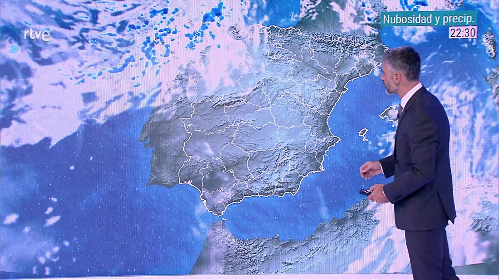Temperaturas máximas en descenso en el Cantábrico, Pirineos, tercio oriental peninsular y, de forma localmente notable, en el área mediterránea y Canarias, sin cambios en el resto. Las mínimas bajarán en gran parte del país - ver ahora