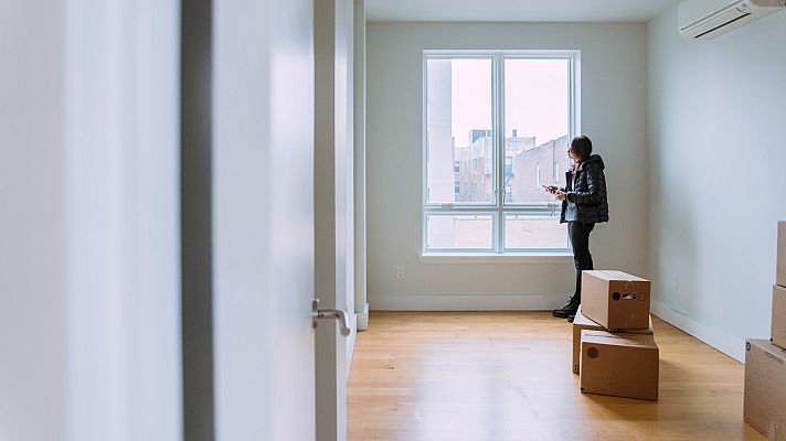 Telediario 2 - El Gobierno anuncia un bono de vivienda de 250 euros mensuales para jóvenes de entre 18 y 35 años