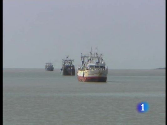  - Siguen retenidos los tres barcos
