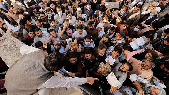 Informativo 24h - Afganistán: Los talibanes reanudan la emisión de pasaportes