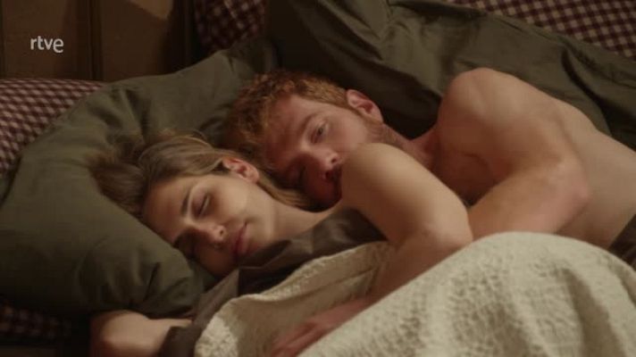 Dos vidas - Dos Vidas: Leo huye de la habitación tras pasar la noche con Julia