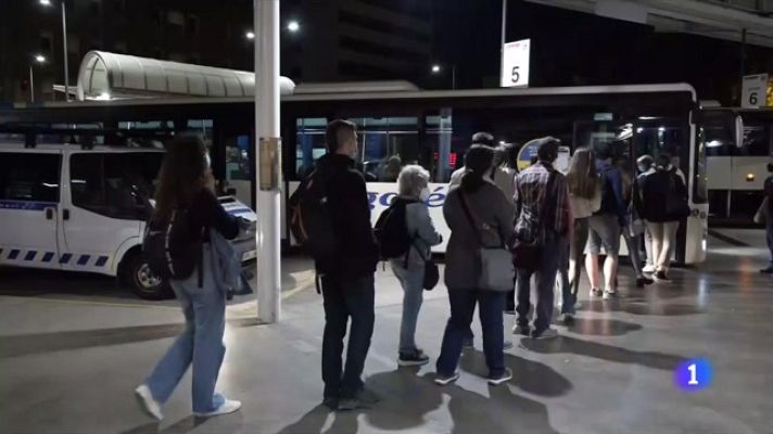 L'Informatiu - Els usuaris busquen transport públic alternatiu al tren durant els dies de vaga de Renfe