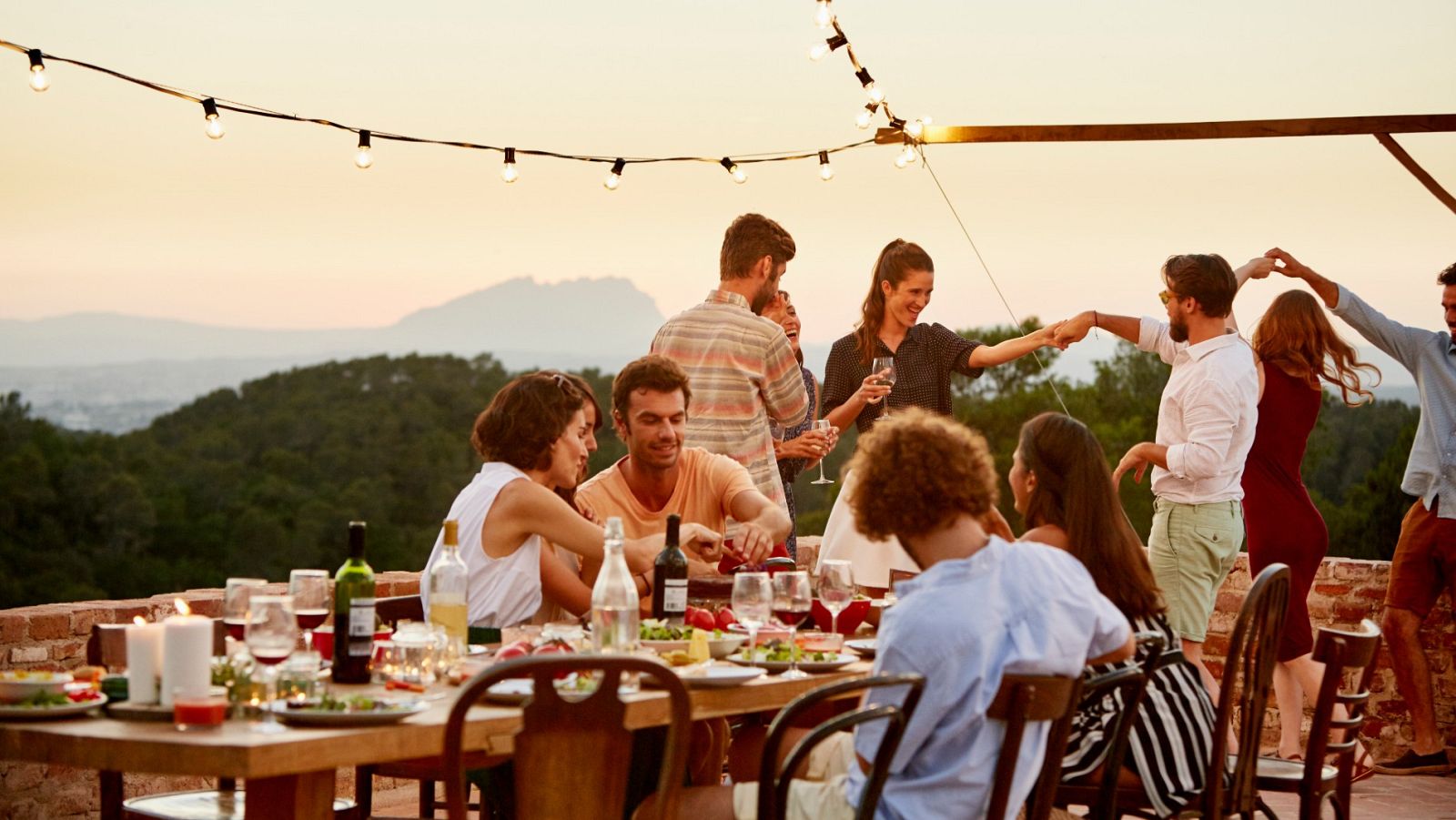 Un estudio revela que España puntúa alto en prestigio gracias a su gente