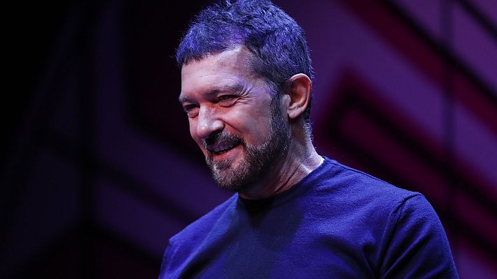  - Antonio Banderas da "gracias a Dios" por su infarto