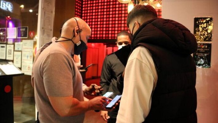 L'Informatiu - Salut es planteja obrir totalment activitats culturals i esportives