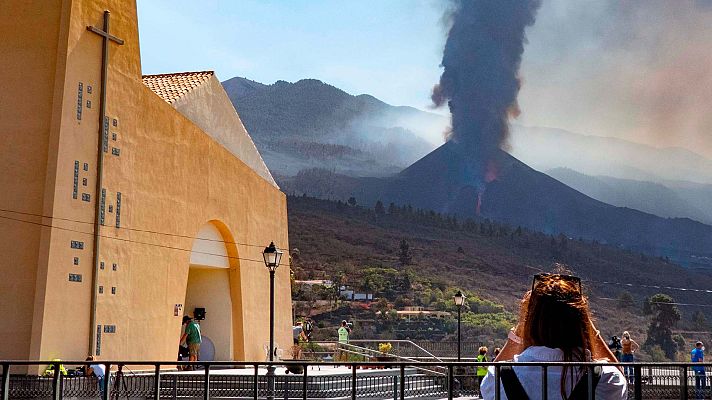 Telediario Fin de Semana - Los vecinos de El Paso pueden recoger algunas de sus pertenencias