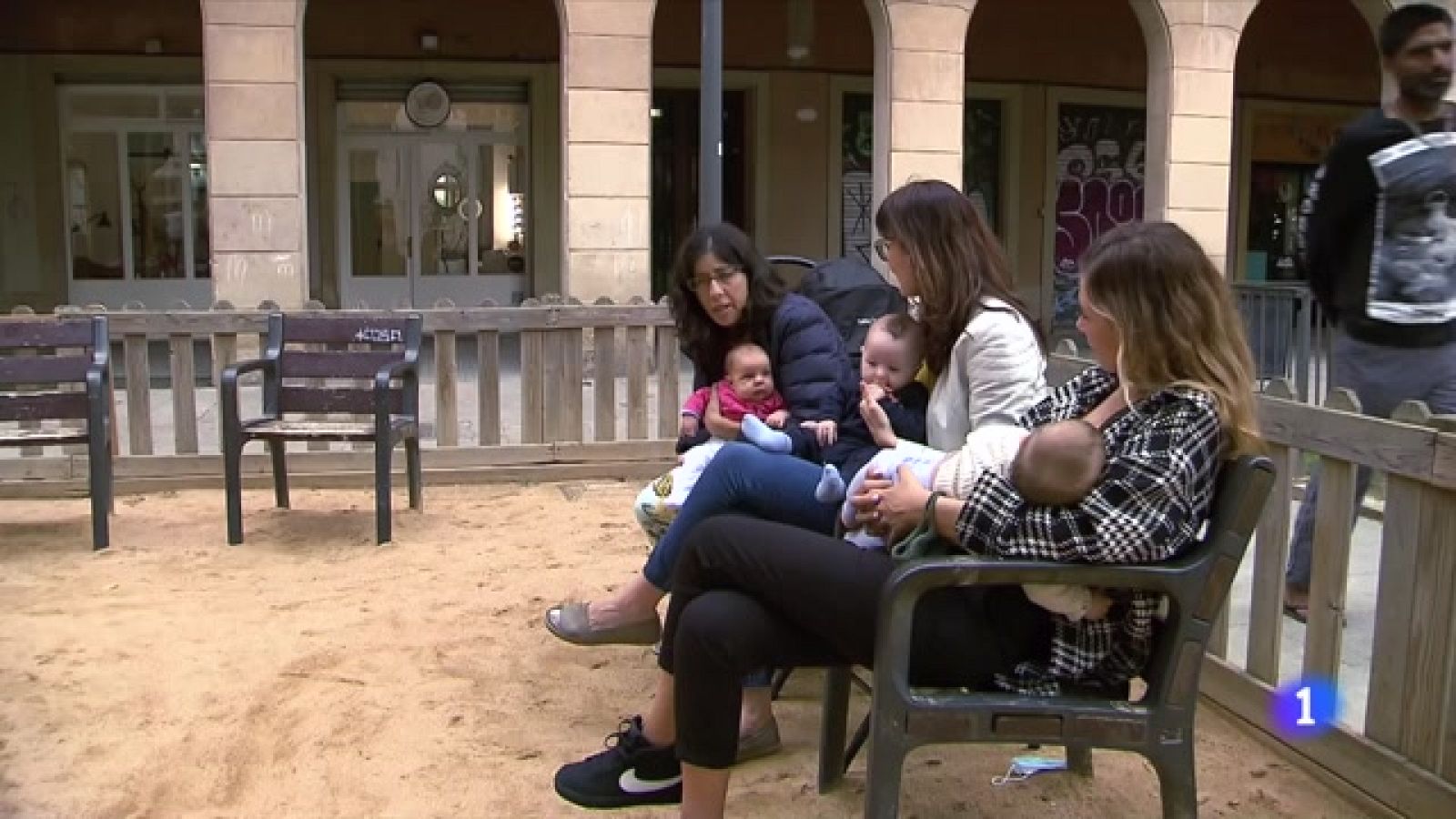 Fer mans i mànigues per alletar