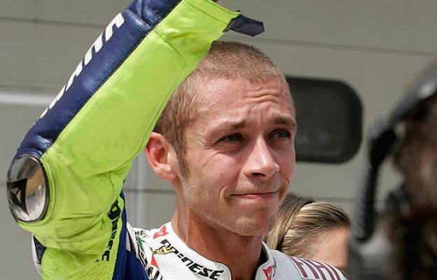  - Rossi acaricia su 9º mundial