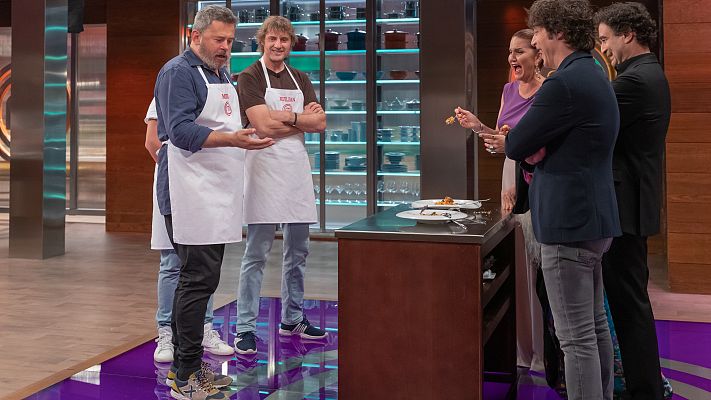 MasterChef Celebrity - MasterChef I Miki se come los ojos crudos de Julian