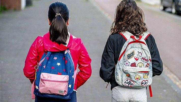 Telediario 1 - Los colegios conmemoran el Día de la Niña