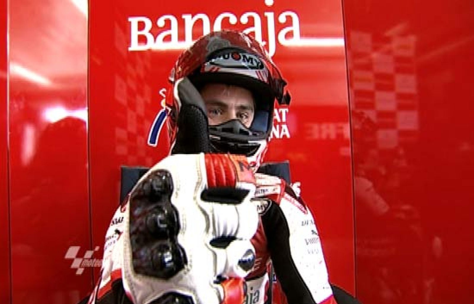 Aoyama, Simoncelli, Bautista y Barberá aspiran a todo en la categoría del cuarto de litro.