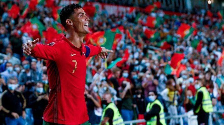 Telediario 1 - Cristiano lidera a Portugal y 'hoolingans' húngaros provocan atercados en Wembley