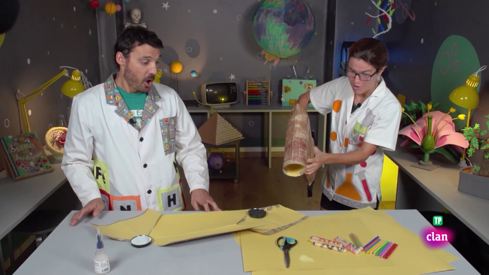 Aprendemos en Clan - RETO - Arriba periscopio - RTVE.es - Aprendemos en Clan | Ver