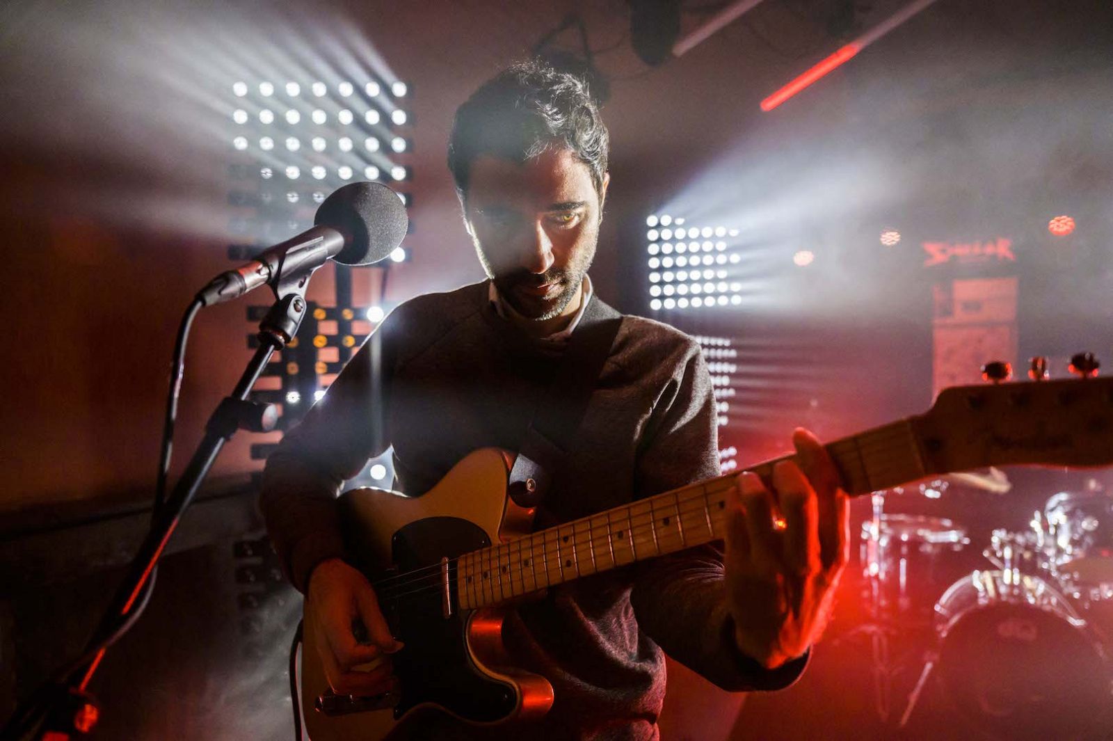 La banda "Mujeres" interpreta "Romance Romántico" a Efecte Collins