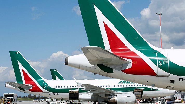 Telediario 1 - La compañía aérea Alitalia desaparece tras 74 años