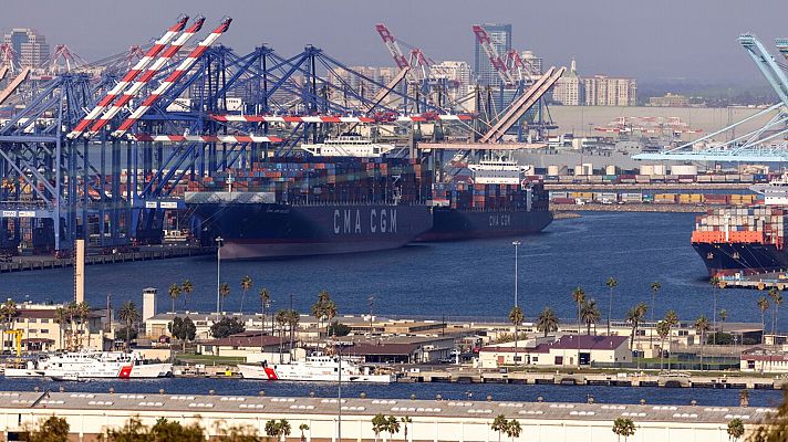 Telediario 1 - Biden toma medidas para garantizar la cadena de suministros