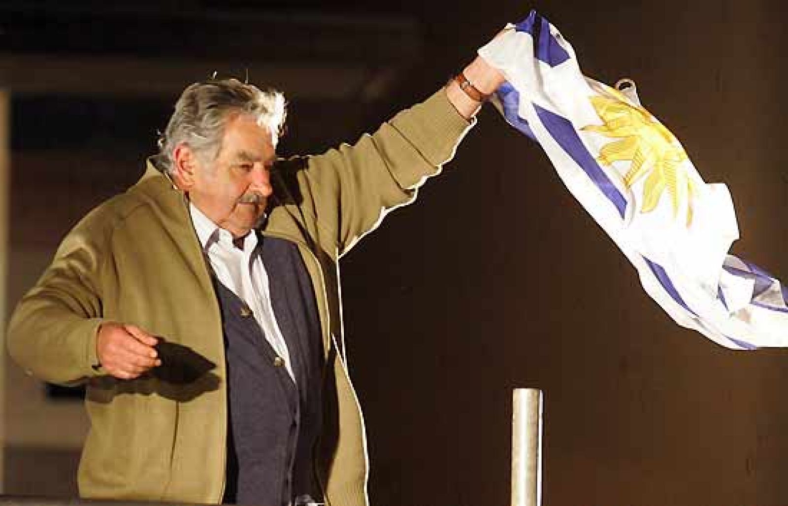 Mujica gana, pero hará falta una segunda vuelta | Ver