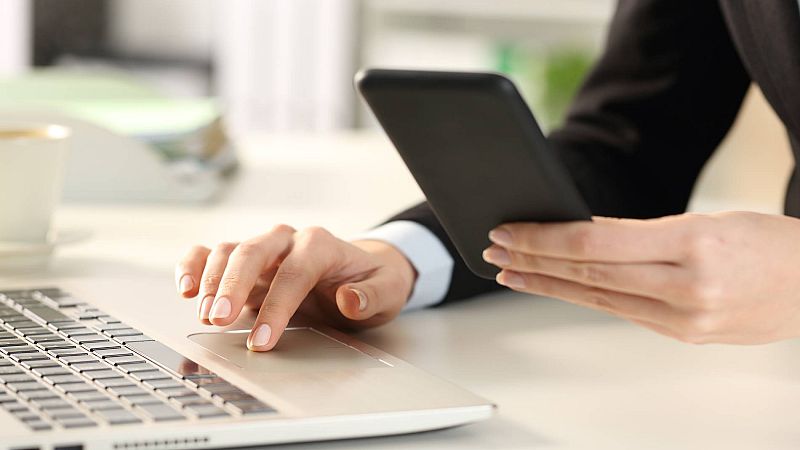 Así son las técnicas de las redes sociales para mantener enganchados a los usuarios