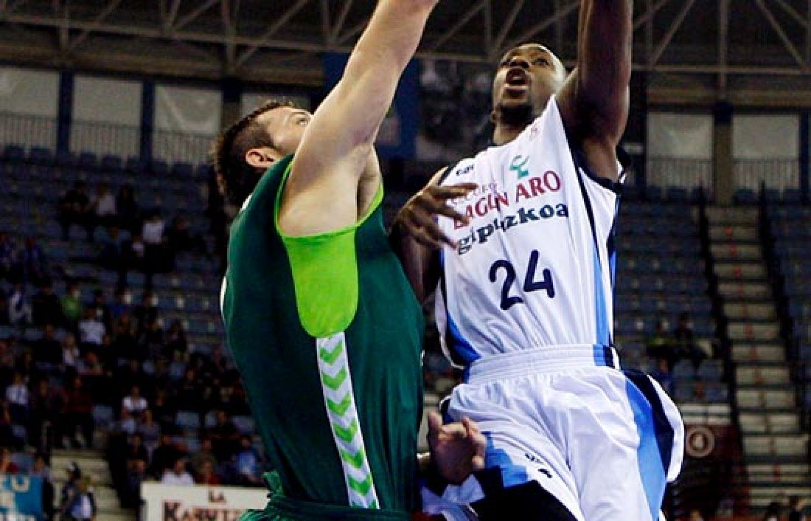 Lagun Aro GBC 83 - 76 Unicaja - Baloncesto en RTVE | Ver