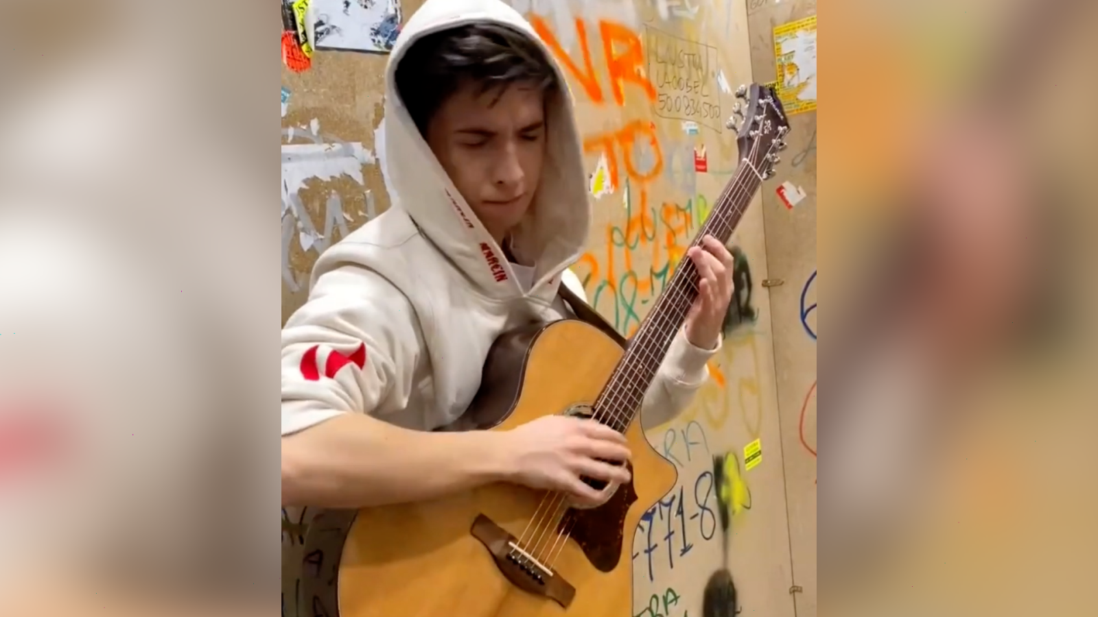 Cámara abierta - El cantaor Israel Fernández, Teatro en Vilo y Fernando Ramallo en 1minutoCOM  - ver ahora