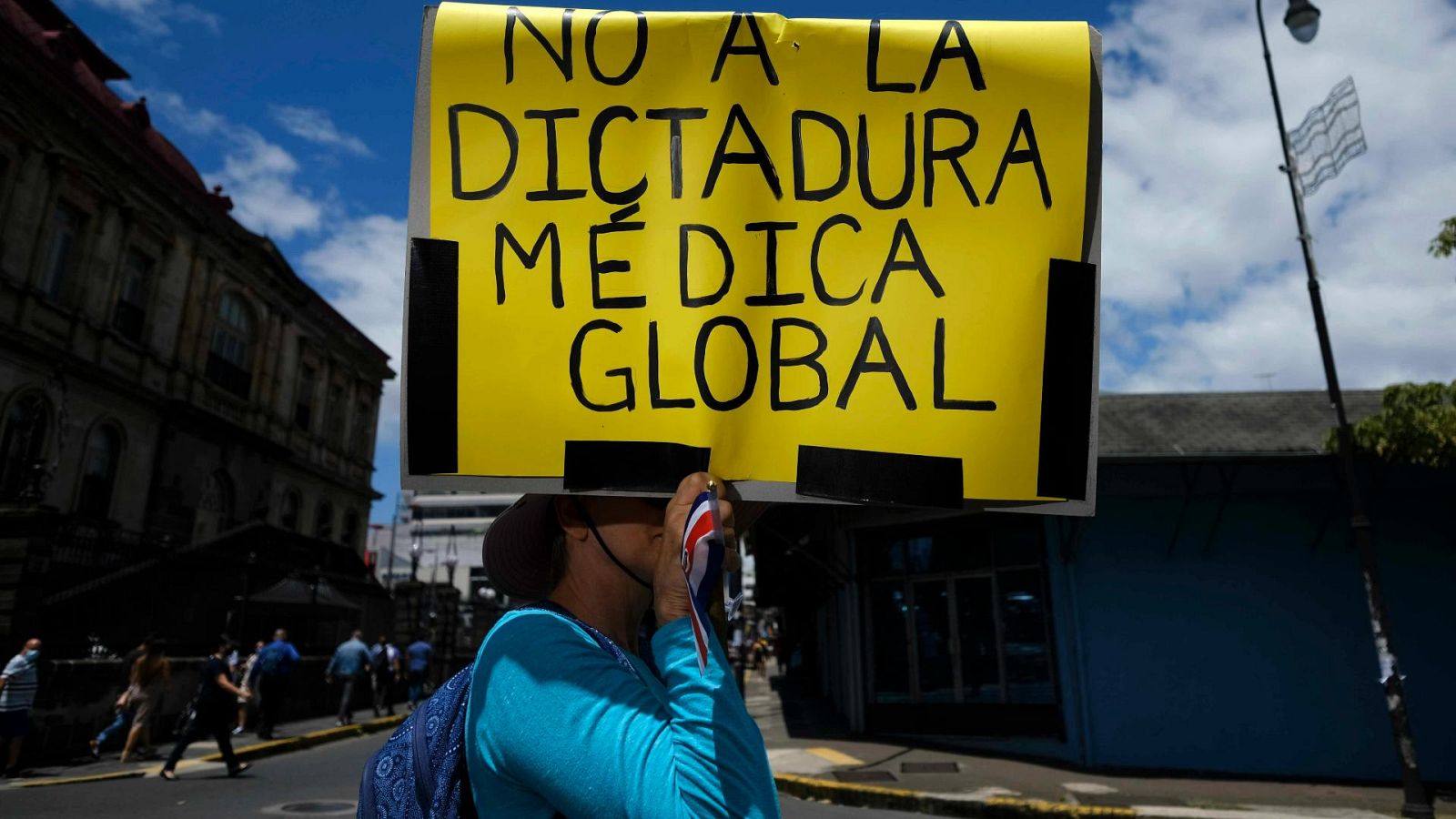 Prolifera la venta de certificados de vacunación falsos contra la COVID | Ver