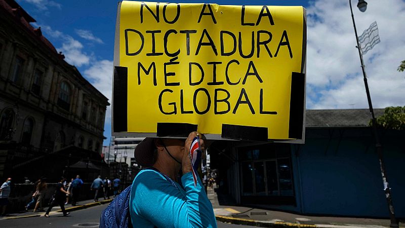 Entre 100 y 300 euros: este el precio de un certificado falso de vacunación contra la COVID-19