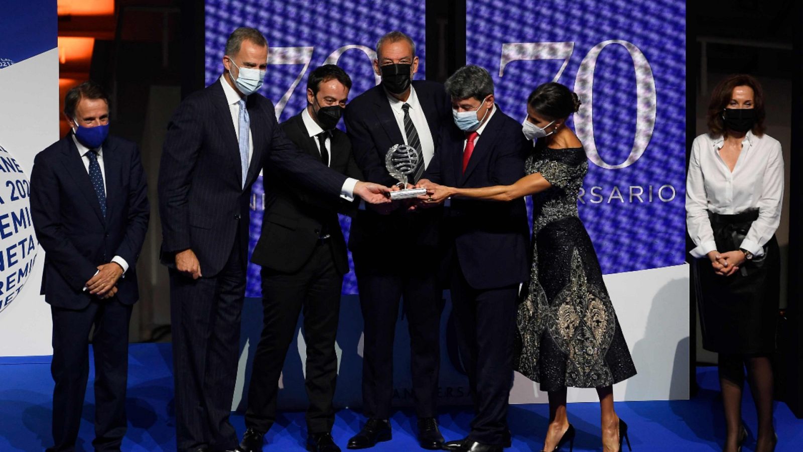Carmen Mola gana el Premio Planeta 2021 por su novela 'La bestia' y se desvela su identidad secreta- RTVE.es - Informativo 24h | Ver