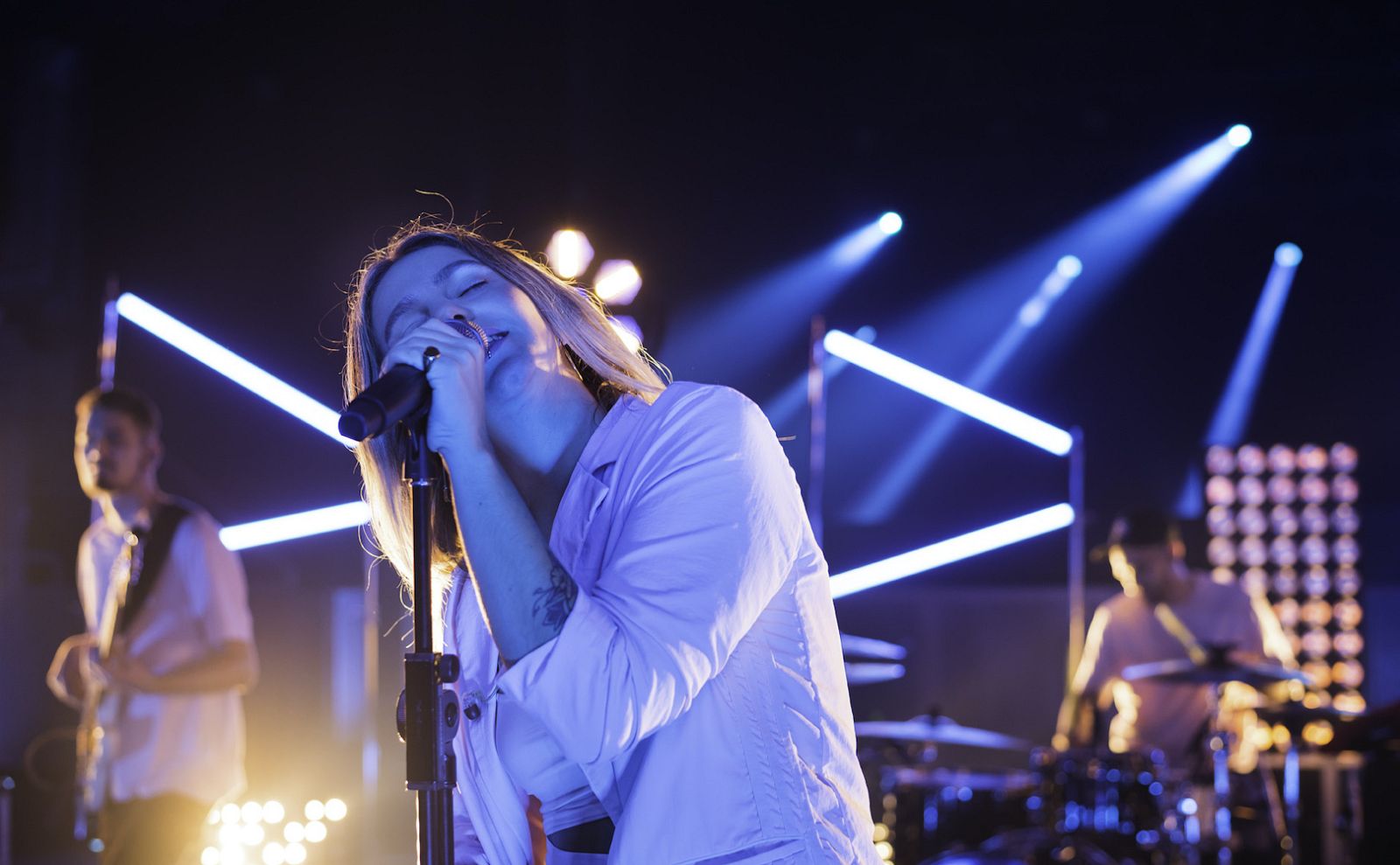 Suu interpreta "Natural" a Efecte Collins