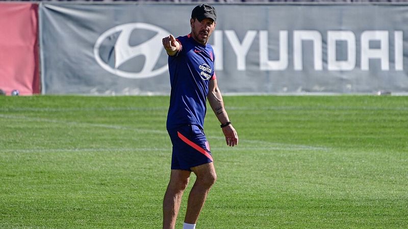 Simeone: "El partido anterior contra el Liverpool en casa lo empezamos a ganar antes de entrar al estadio"