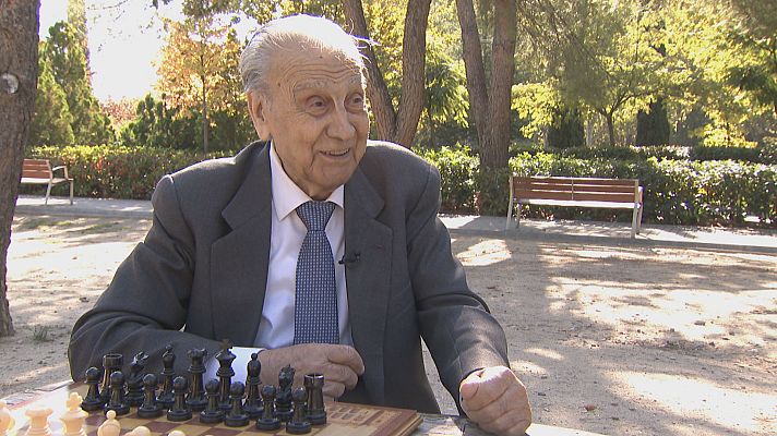 Telediario 2 - Manuel Álvarez, centenario jugador de ajedrez en activo