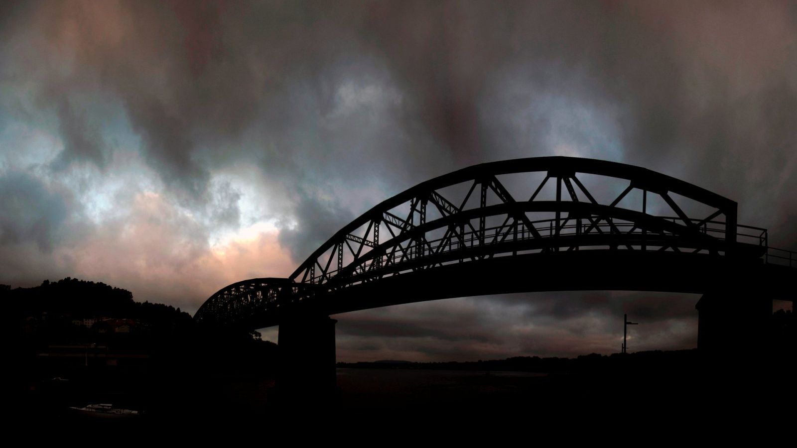 Hoy, lluvias fuertes en Galicia y poco nuboso en el resto de la Península