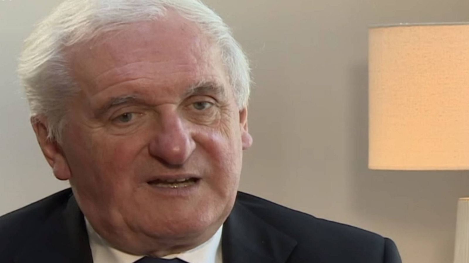 El papel del primer ministro irlandés en el final de la violencia de ETA