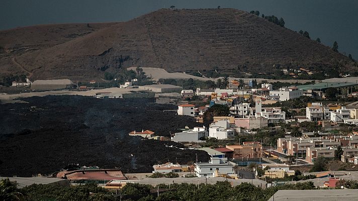 Telediario 1 - La lava arrasa varios edificios en la barriada de La Laguna