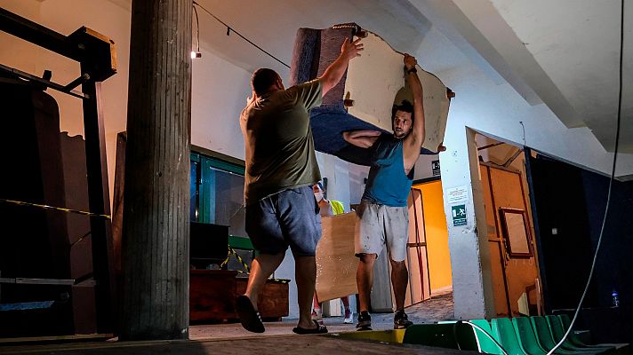 Telediario 1 - Nuevas 'evacuaciones express' en La Palma: 500 vecinos de Los Llanos y Tazacorte