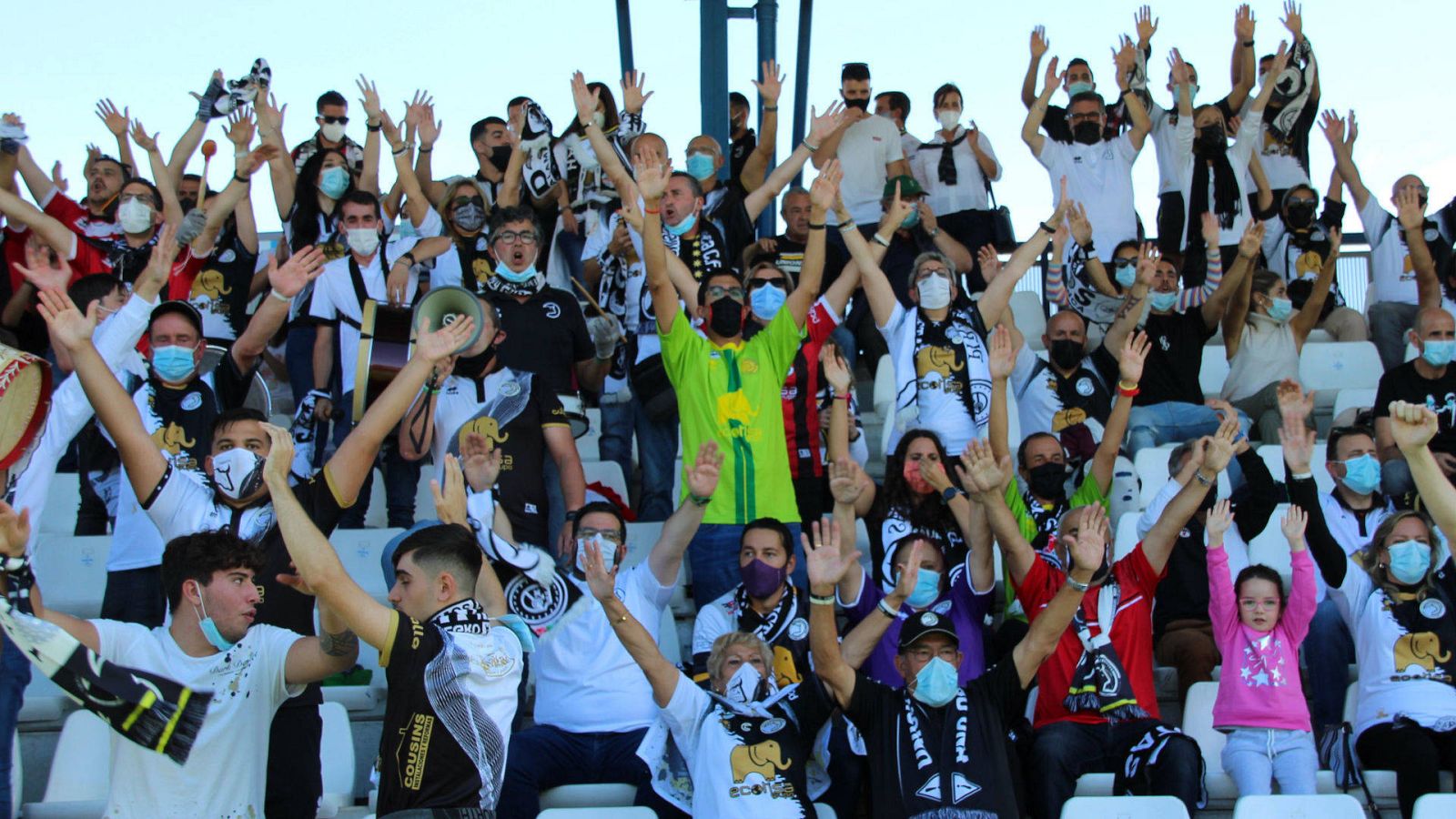 Unionistas celebra la 'fiesta del fútbol popular' con entradas a la voluntad -- Ver ahora