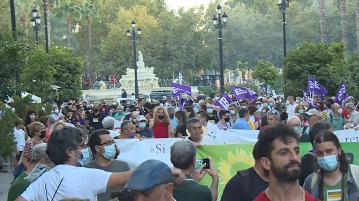 Telediario 2 - Manifestación en Sevilla bajo el lema 'Hombres por la igualdad'